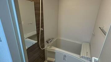 Classic Room | Bathroom
