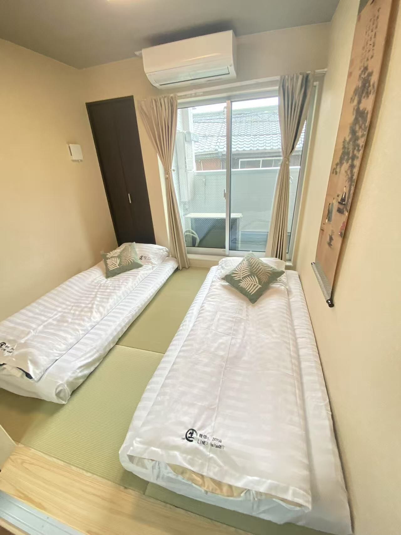 Free WiFi, bed sheets