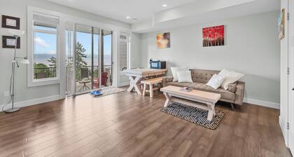 Modern Oceanview 2BR Suite w/ Patio & Private Entry | Nanaimo Retreat