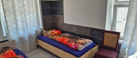 3 bedrooms, free WiFi, bed sheets