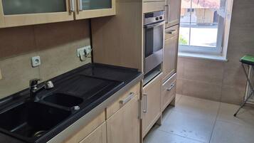 Refrigerador, microondas, parrilla de estufa y lavavajillas