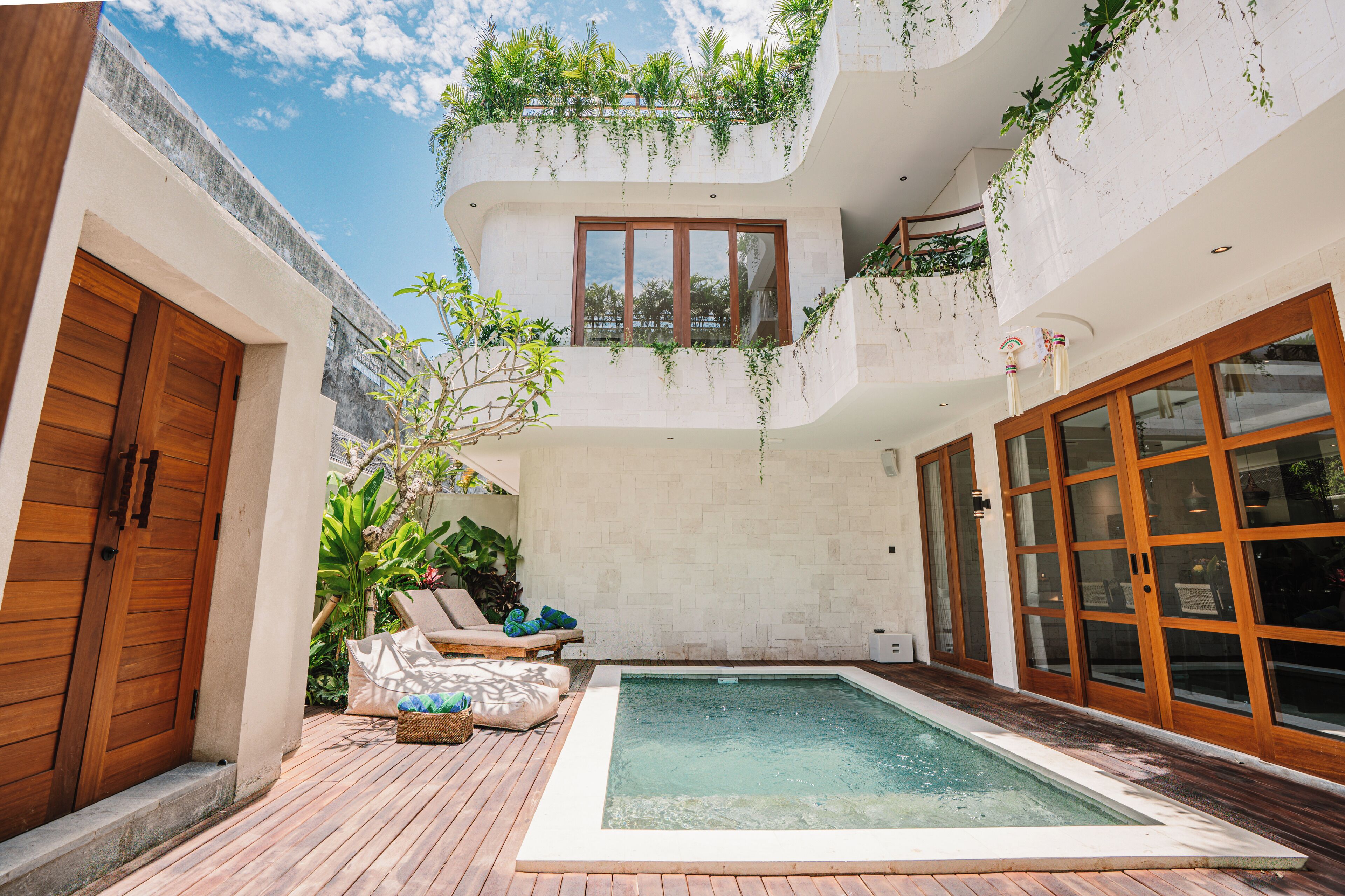 Private pool