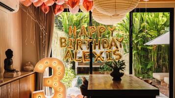 Villa, 3 Schlafzimmer, eigener Pool, Gartenblick | Esszimmer