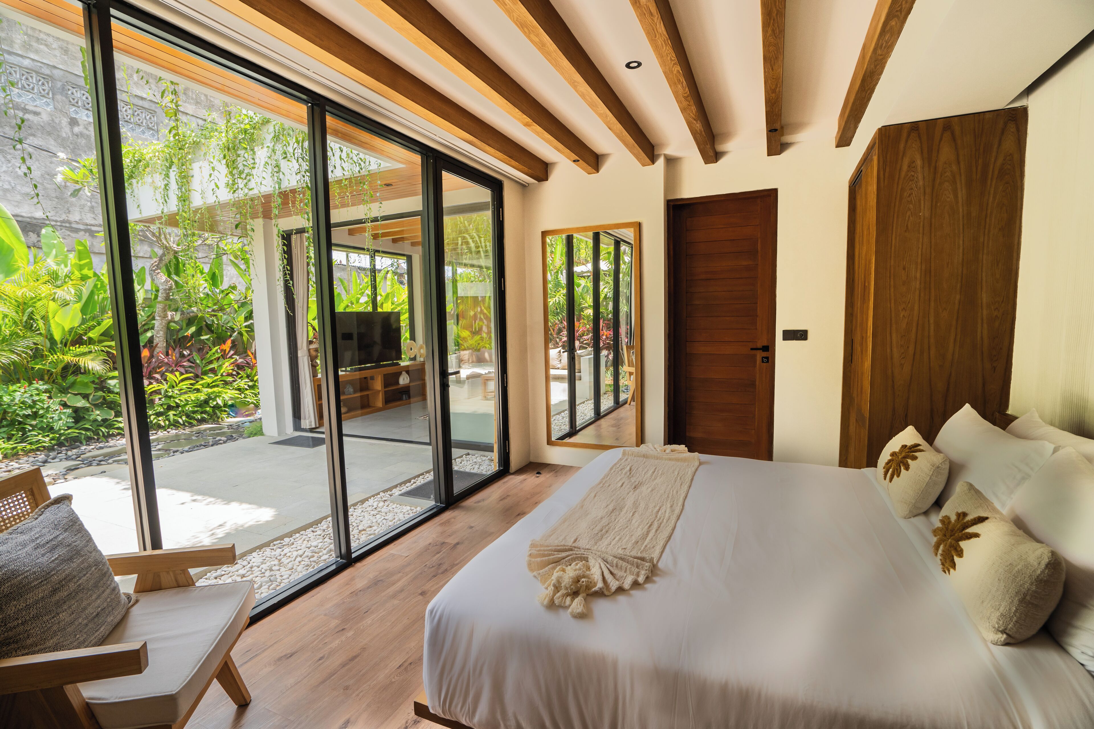 Villa, 3 Schlafzimmer, eigener Pool, Gartenblick | Individuell dekoriert, individuell eingerichtet, Schreibtisch