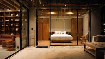 Villa, 3 Schlafzimmer, eigener Pool, Gartenblick | Individuell dekoriert, individuell eingerichtet, Schreibtisch