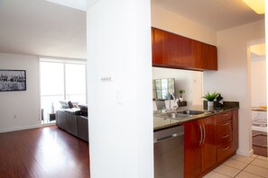 المنشأة من الداخل