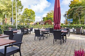 Buiten dineren