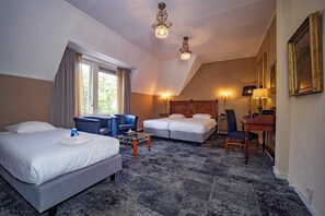 1 slaapkamer, een strijkplank/strijkijzer, gratis wifi, beddengoed