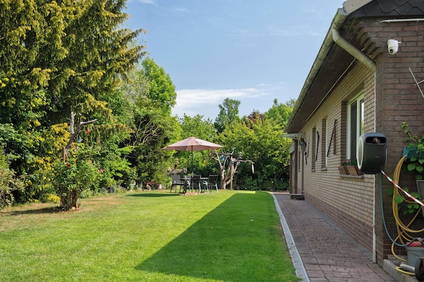 Terrace/patio - Apartment 'Am Wasser' with Wi-Fi (Niedersachsen-Stadland)