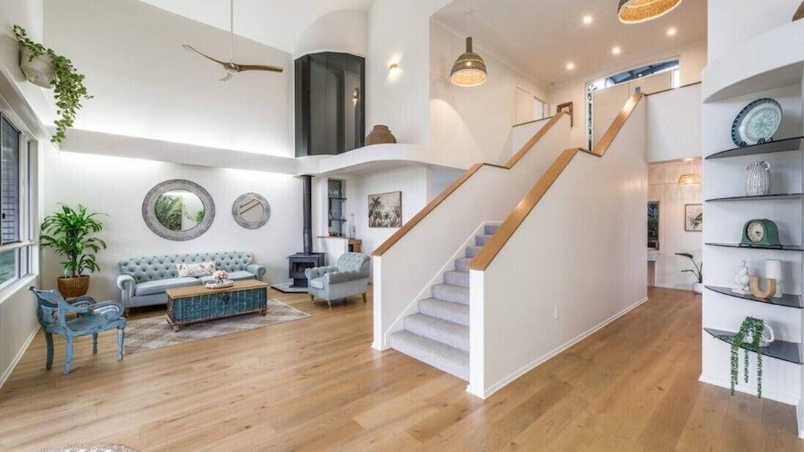 6 Bedroom Oasis in Burleigh Heads