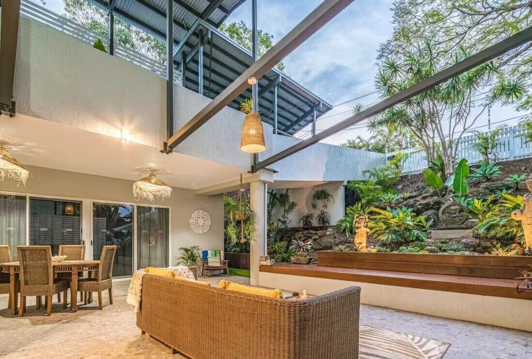 Family House, 6 Bedrooms, Garden View | Living area