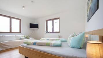 3 habitaciones, tabla de planchar con plancha y wifi gratis