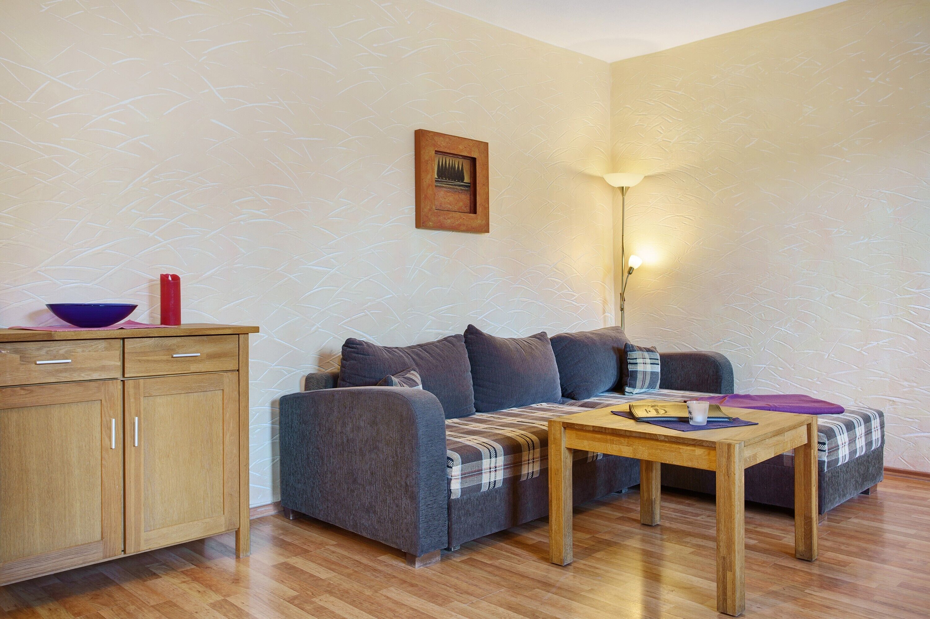 テレビ、DVD プレーヤー、卓球台