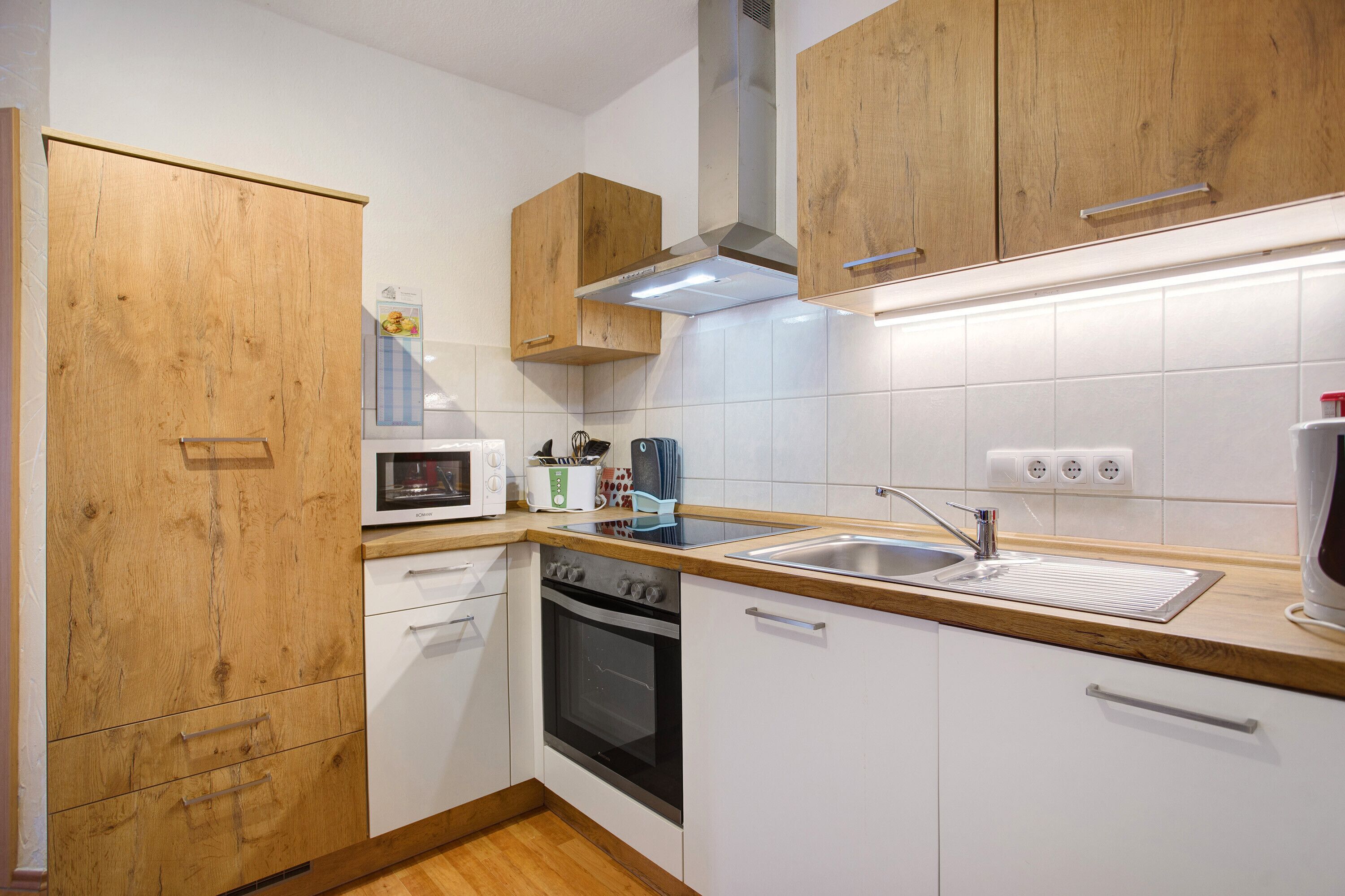 Refrigerador, microondas, horno, placa de cocina