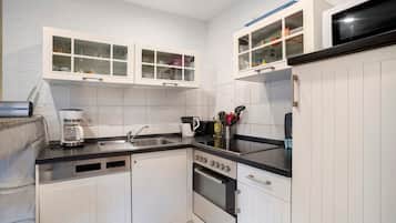 Réfrigérateur, four, plaque de cuisson, lave-vaisselle