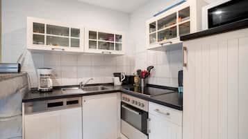 Réfrigérateur, four, plaque de cuisson, lave-vaisselle