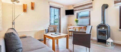 TV, fireplace, DVD player, table tennis