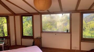 4 makuuhuonetta, silitysrauta/-lauta, Wi-Fi