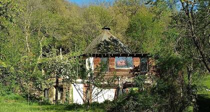 Atypical house in the heart of nature - Near Canigou