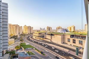 Căn hộ, ban công, quang cảnh thành phố | Bàn ủi/dụng cụ ủi quần áo, truy cập Internet không dây miễn phí