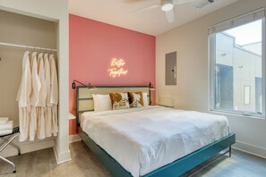 12 slaapkamers, een strijkplank/strijkijzer, gratis wifi, beddengoed
