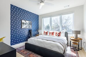 8 slaapkamers, een strijkplank/strijkijzer, gratis wifi, beddengoed