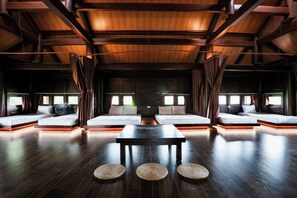 9 chambres, fer et planche à repasser, Wi-Fi, draps fournis