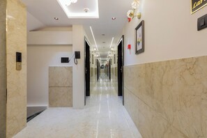 Lobby - Hotel Windsor Castle (Mumbai)