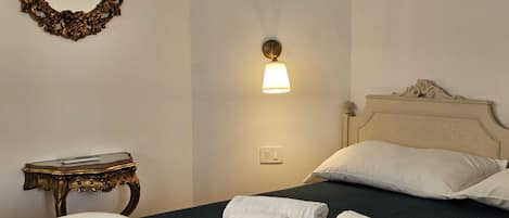 Deluxe Triple Room | Desk, laptop workspace, free WiFi