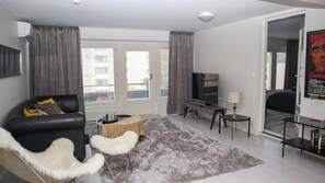 Deluxe Penthouse, Balcony, Courtyard View