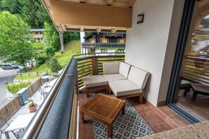 Superior Condo, Balcony, Mountain View | Balcony - Appartements MaLo by we rent (Viehhofen)