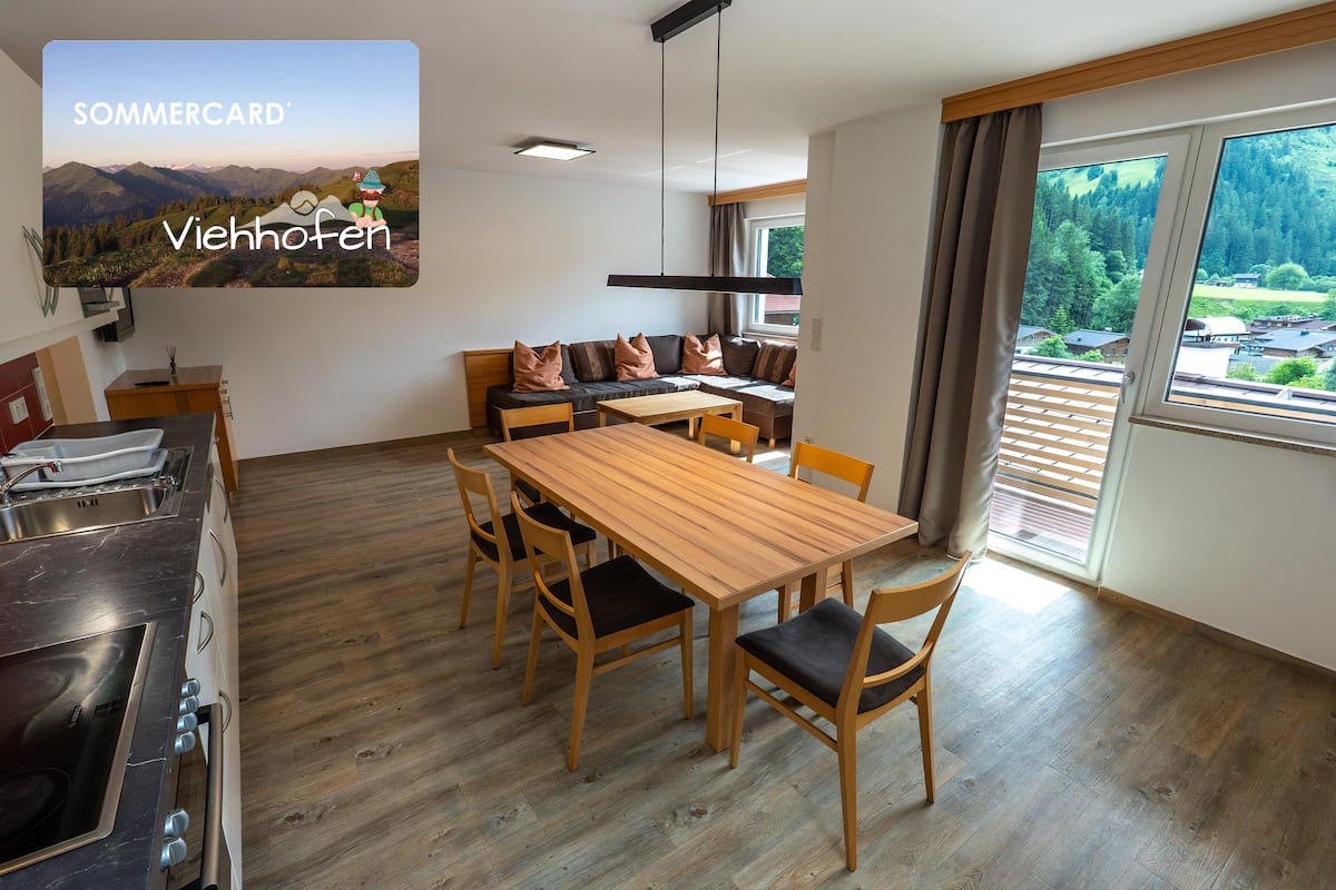 Condo Deluxe, balcón, vista a la montaña | 2 habitaciones, escritorio y espacio para trabajar con laptop