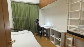 1 bedroom, desk, free WiFi, bed sheets