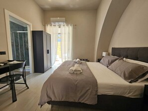 高级双人房 | 办公桌、笔记本电脑工作区、免费 WiFi