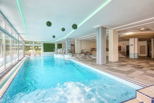 Sauna, hot tub, steam room, Swedish massages, massages