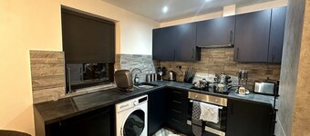 Adam Court Studios and Apartments