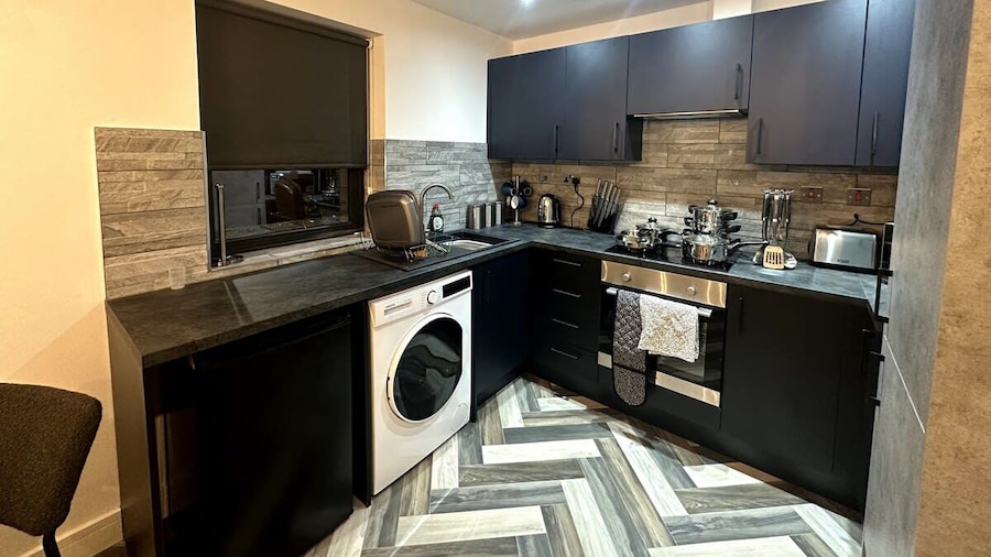 Adam Court Studios and Apartments