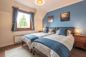 3 bedrooms, iron/ironing board, WiFi, bed sheets - An Iùbhrach, Inverness (Inverness)
