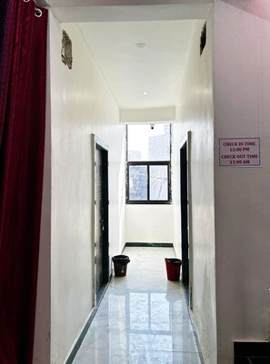 Front of property - Hotel Shri Prabhu Dham Vrindavan (Vrindavan)