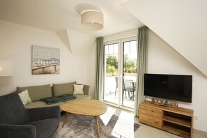 TV, stereo - Beachfront apartment with balcony, use of swimming pool and sauna - Rex Rugia apartment 15-6 - (Göhren)