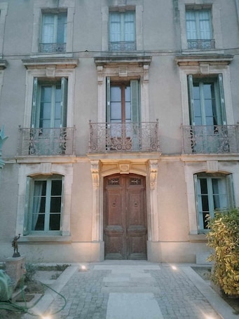 Fachada de la propiedad. MAISON MARIE-LOUISE