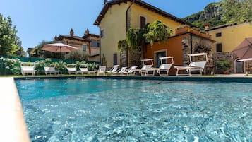 Seasonal outdoor pool