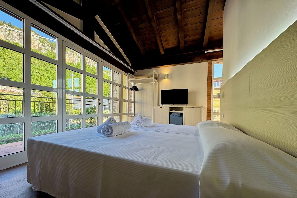 Junior Suite, Balcony | 1 bedroom, in-room safe, free WiFi