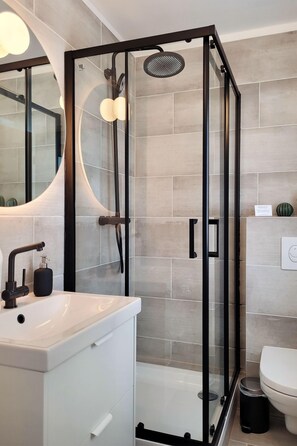 Hair dryer, towels