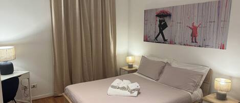 Basic Double Room | Front of property