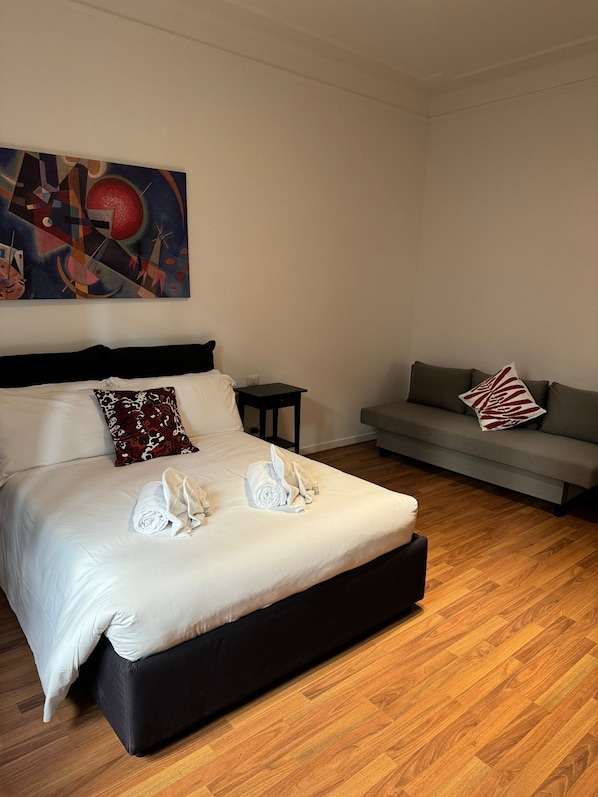 Chambre Double Confort | Bureau, espace de travail pour ordinateur portable, Wi-Fi gratuit