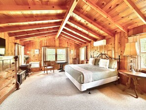 3 bedrooms, desk, iron/ironing board, free WiFi - Homestead Ranch near Yosemite w/ Horses & Chickens (Midpines)