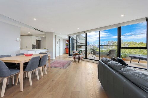 Waverton Skyline Vista – City & Harbour Views