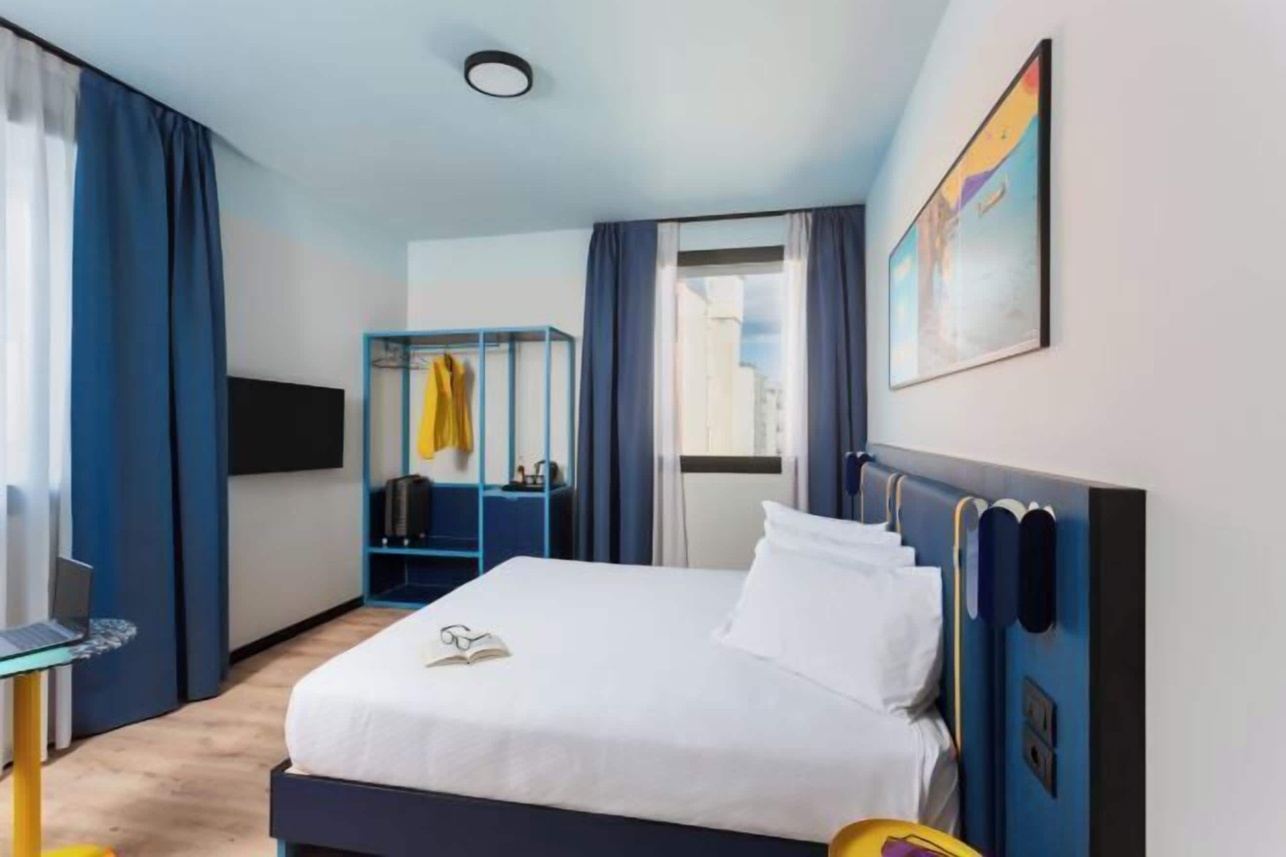 In-room safe, desk, laptop workspace, free WiFi