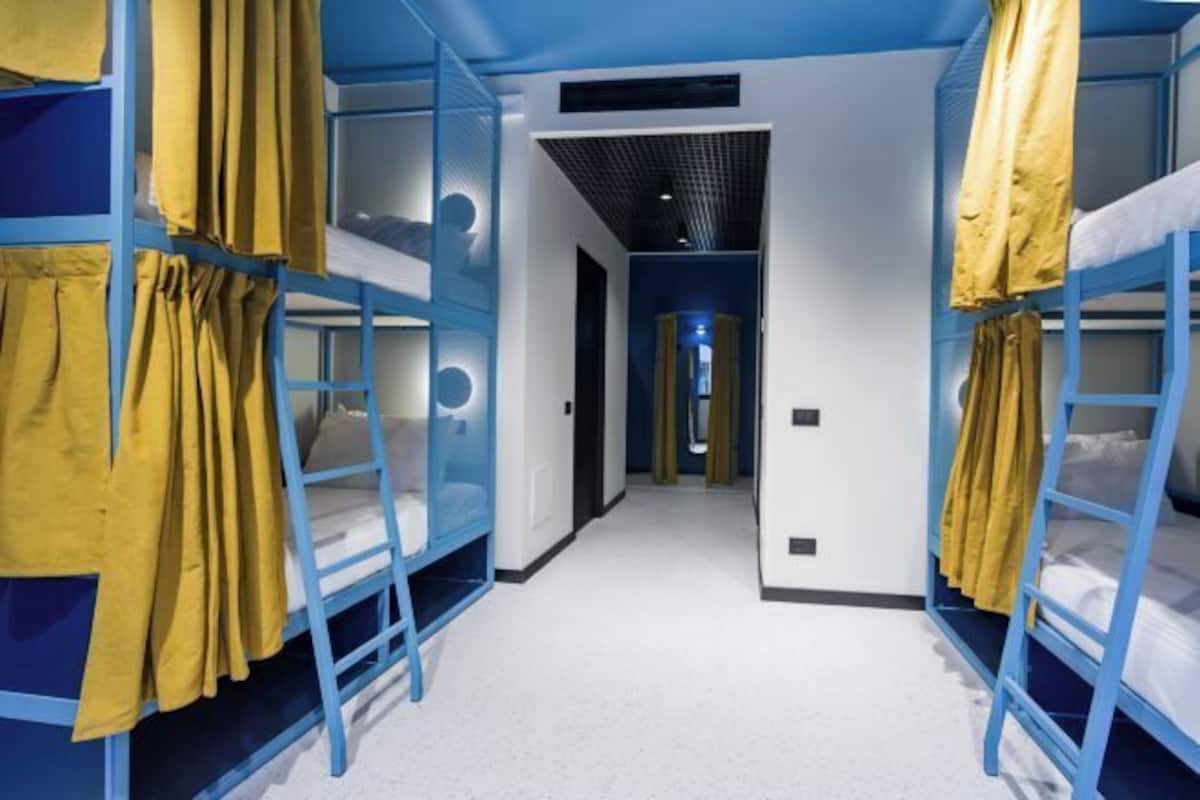 1 Schlafzimmer, Zimmersafe, Schreibtisch, laptopgeeigneter Arbeitsplatz